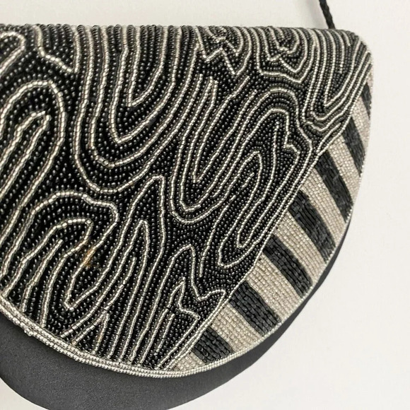 Vintage all Beaded Oval Crescent Shape Art to Wear Crossbody Bag - Picture 7 of 9